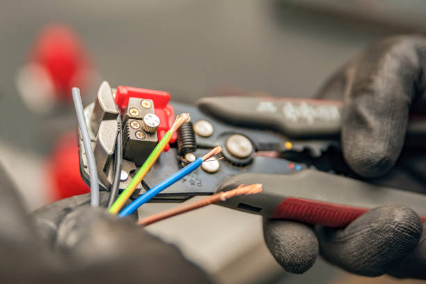 Best Emergency Electrician Near Me  in Delavan, IL